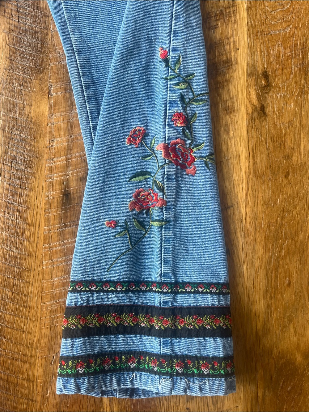 Vintage Bill Blass Embroidered Jeans High Rise Straight w/ Small Flare Size 8 - Picture 5 of 8